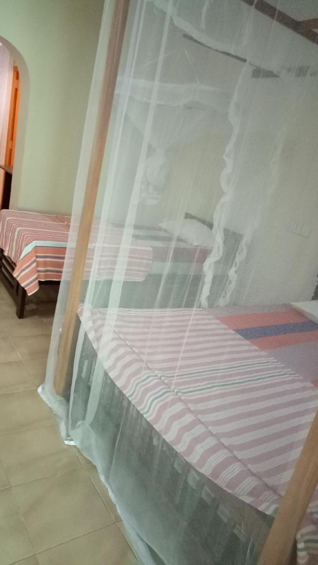 Twin Palms Hotel Mirissa Bagian luar foto