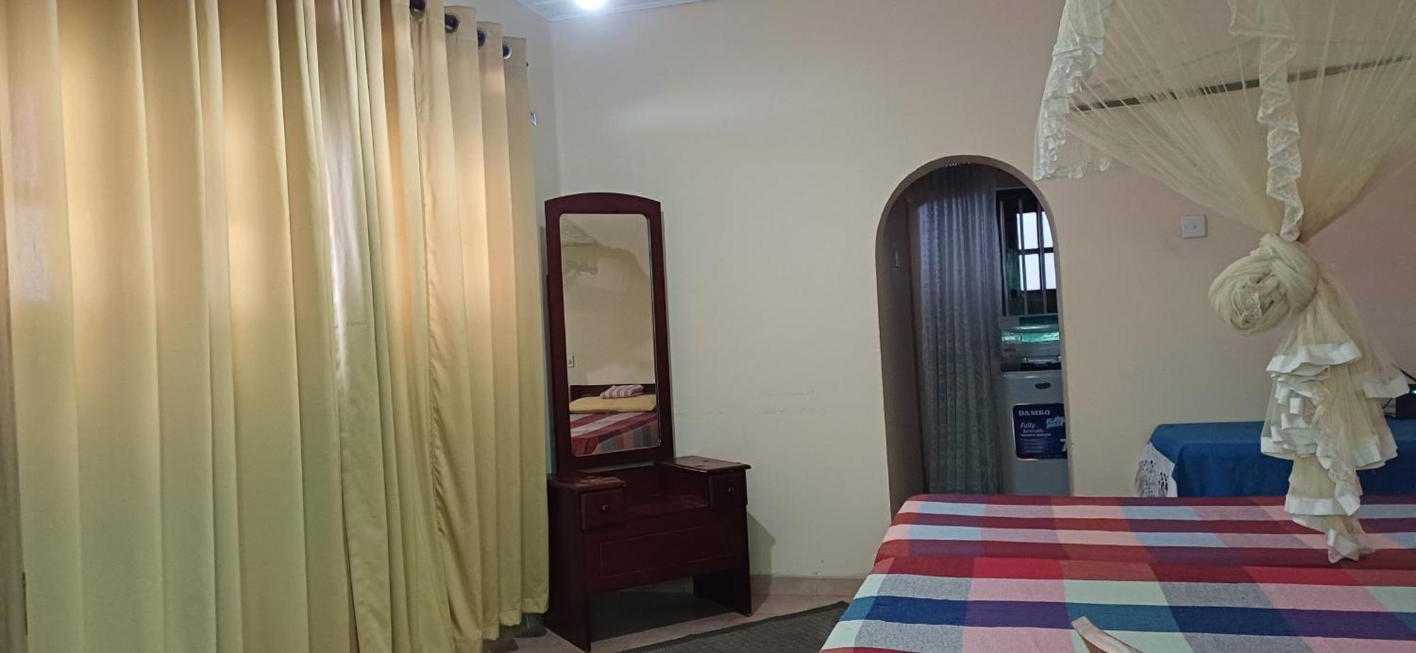 Twin Palms Hotel Mirissa Bagian luar foto